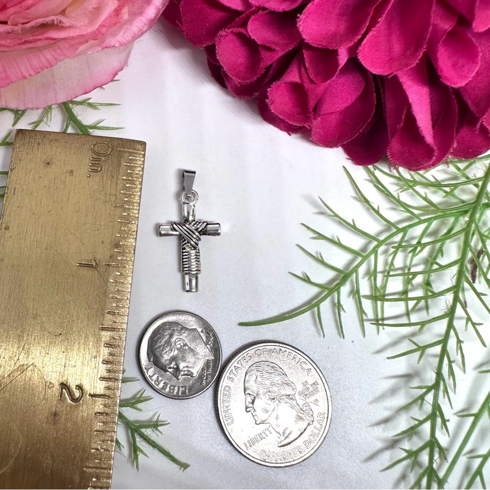 NEW⚜️Wrapped Cross Pendant Charm - Picture 4 of 4